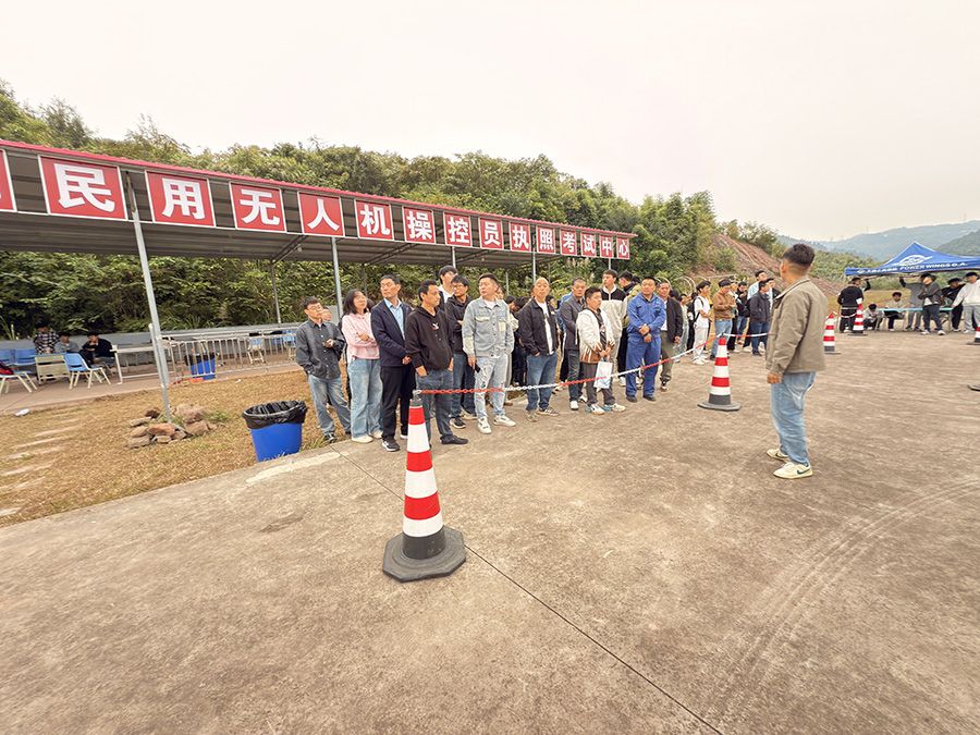 教练带训学员真机实操飞行